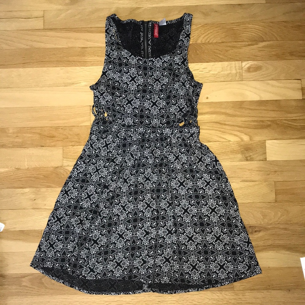 Black and white patterned dress